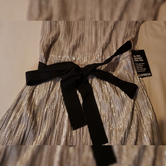 Express one shoulder dress in pewter (large) - Picture 3 of 9